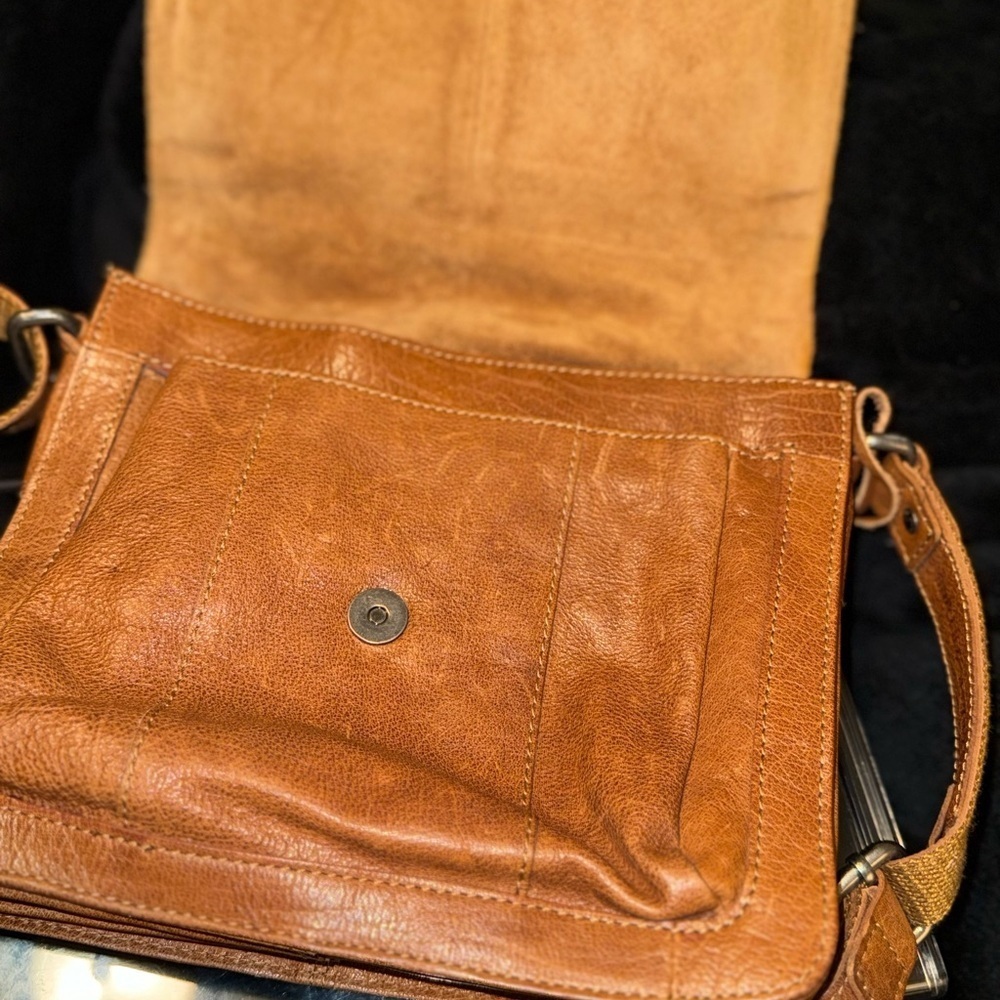 Tan Messenger Bag with Sleek Design and Versatility - Picture 9 of 16